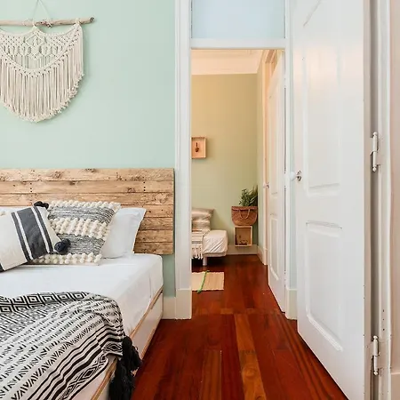 Apartment Charming 3 Bedroom Apartment At Anjos Lisbon